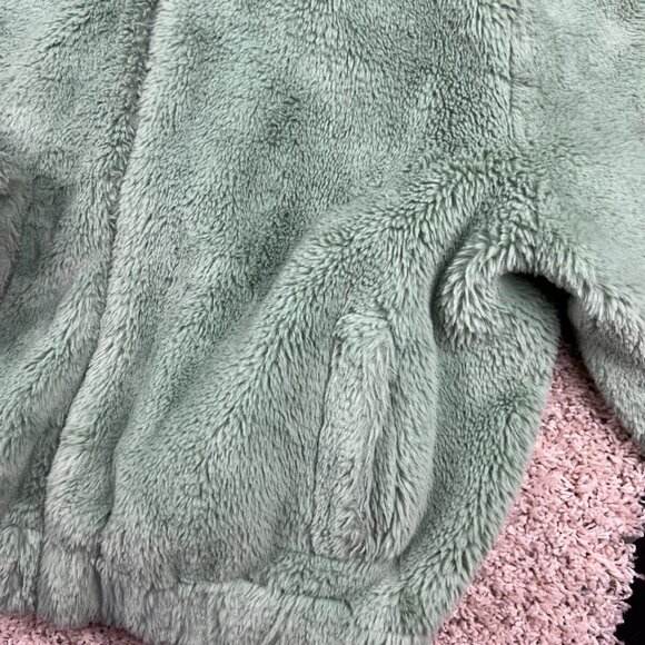 Ambience Outerwear Women's Green Faux Fur Fluffy Soft Jacket size L Full Zip - Picture 3 of 9